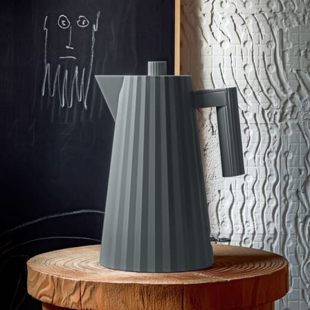 Plissé Electric kettle plastic material grey / 1.7 L - UK version - Alessi