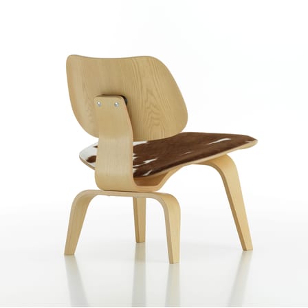 Fauteuil bas Plywood Group LCW bois marron / Eames, 1969 - Peau de vache - Vitra