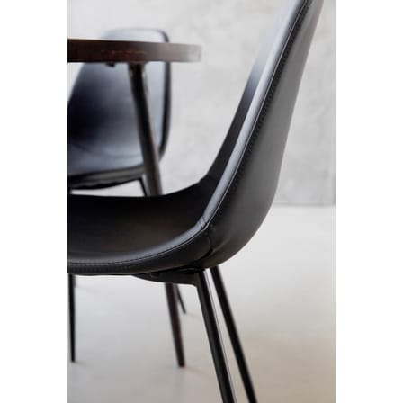 Chaise rembourrée Forms cuir noir / Similicuir & acier - House Doctor