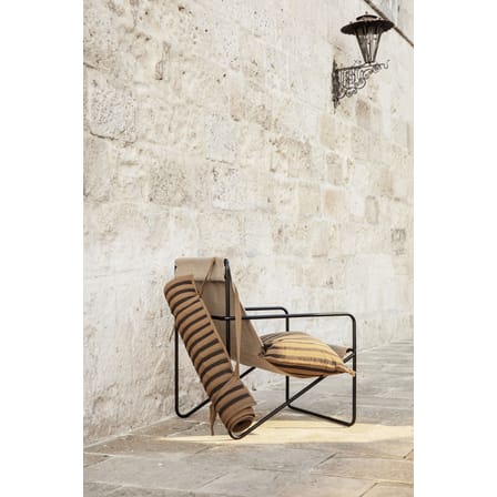 Fauteuil Desert tissu beige / Structure noire - Bouteilles plastique recyclées - Ferm Living