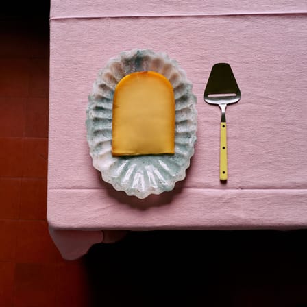 Coupe-fromage 70s plastique jaune - HK LIVING