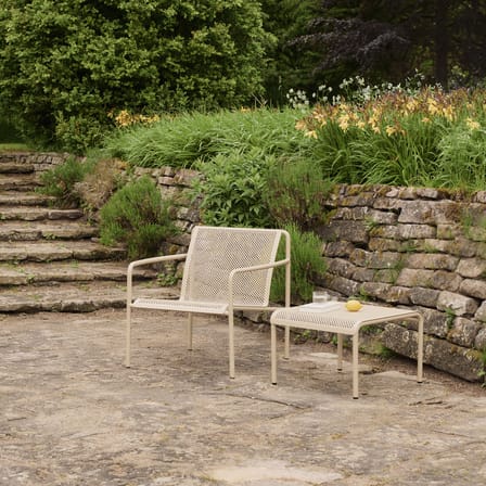 Fauteuil bas Dapple métal beige - Ferm Living