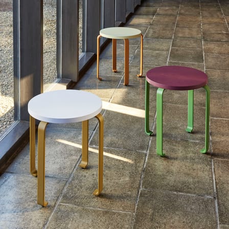 Lot de 2 tabourets empilables Smile bois violet - HÜBSCH