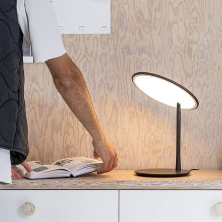 Lampe de table Disc LED métal noir / Orientable - NINE