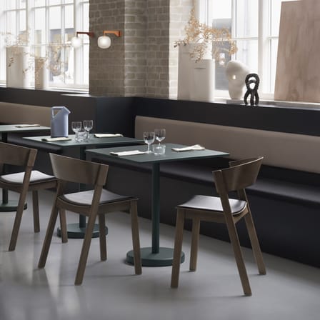 Chaise empilable Cover bois marron / Assise cuir - Muuto