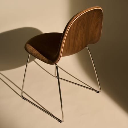 Gepolsterter Stuhl 3D textil braun / Gepolsterte Vorderseite - Gubi