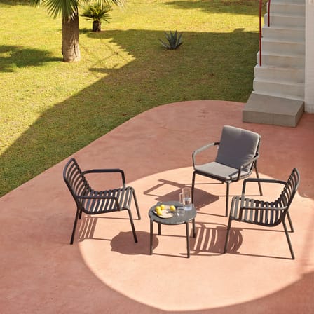 Fauteuil bas empilable Doga Relax marron - NARDI