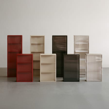 Rangement mural Haze métal beige / L 35 x H 100 cm - Verre cannelé - Ferm Living