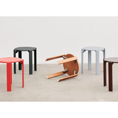 Tabouret empilable Rey bois rouge / By Bruno Rey x Dietiker, 1971 - Bois - Hay