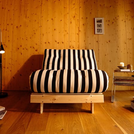 Fauteuil convertible Roots tissu rouge / Dormeuse & lit d'appoint - 3 positions / Structure pin clair - KARUP