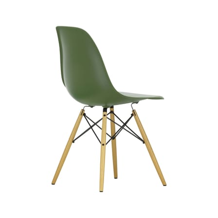 Sedia RE DSW - Eames Plastic Side Chair materiale plastico verde / (1950) - Gambe legno chiaro / Riciclata - Vitra