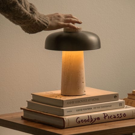 Lampe sans fil rechargeable Reverse LED métal marron - Audo Copenhagen