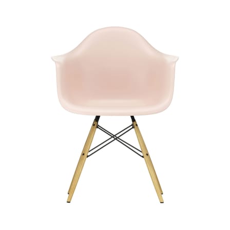 Fauteuil RE DAW - Eames Plastic Armchair plastique rose / (1950) - Pieds bois clair / Recyclé - Vitra