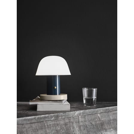 Lampe sans fil rechargeable Setago  JH27 plastique vert beige / by Jaime Hayon - &tradition