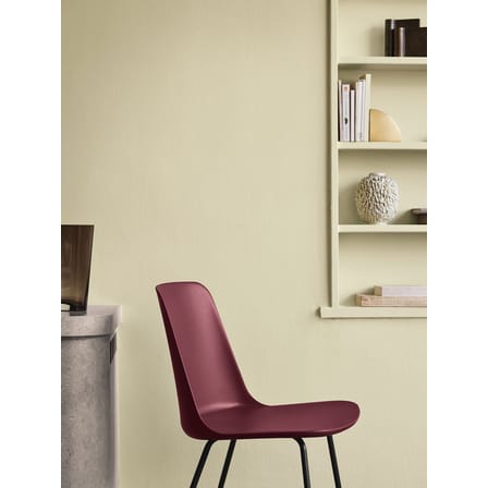 Chaise Rely HW6 plastique rouge / Plastique recyclé & pieds acier - &tradition