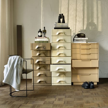 Commode Chest of drawers bois beige / Chiffonnier 8 tiroirs - L 45 x P 40,5 x H 128,8 cm - HK LIVING