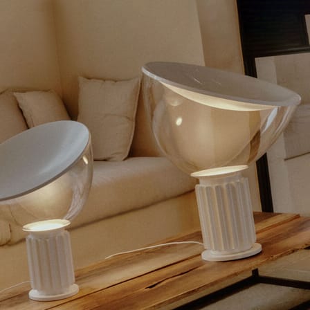 Lampe de table Taccia LED verre blanc / H 64,5 cm - Castiglioni, 1962 - Flos