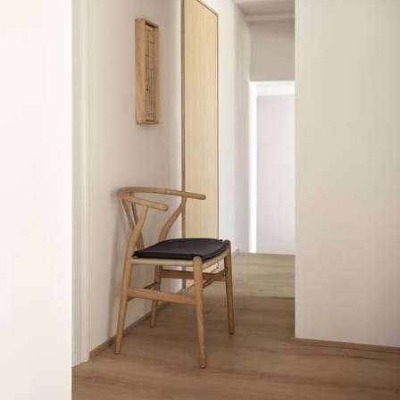 Accessoire  cuir noir / Coussin pour Wishbone Chair - CARL HANSEN & SON