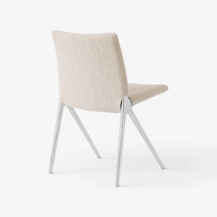 Chaise rembourrée Kape IF7 tissu beige - &tradition