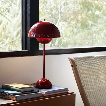 Lampe de table Flowerpot VP3 métal rouge / H 50 cm - By Verner Panton, 1968 - &tradition