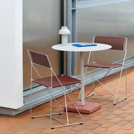 Chaise empilable X-Line INDOOR métal rouge / Réédition 1977 - Acier perforé - Hay
