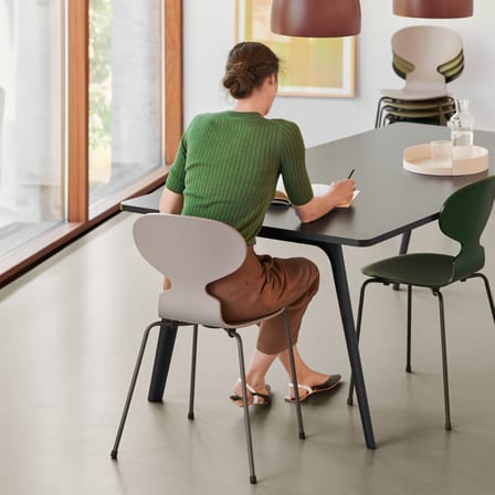 Stapelbarer Stuhl Fourmi holz weiß / Lackiertes Holz - Arne Jacobsen, 1952 - Fritz Hansen
