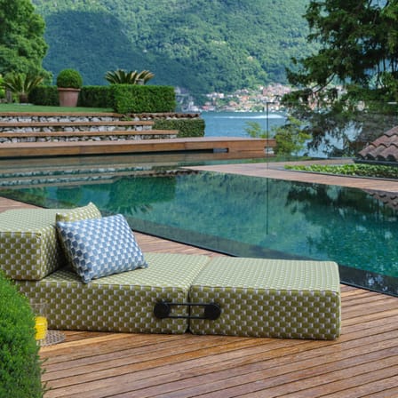 Chauffeuse convertible Trix OUTDOOR x Liberty tissu bleu / Lit d'appoint - Kartell