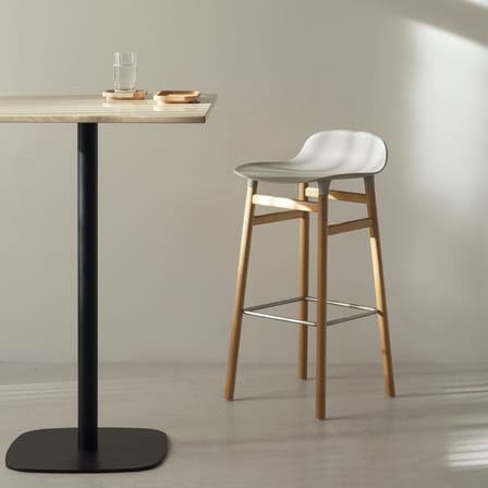 Tabouret de bar rembourré Form cuir noir / H 65 cm - Cuir / Rembourrage intégral - Normann Copenhagen