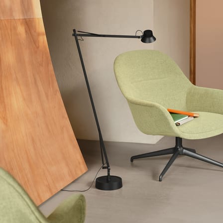 Lampadaire Dedicate LED métal noir / Orientable - Muuto