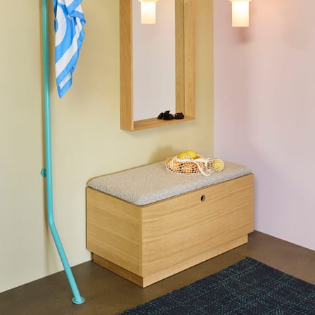 Banc rembourré Alcove / Coffre avec tiroir - L 90 cm - HÜBSCH