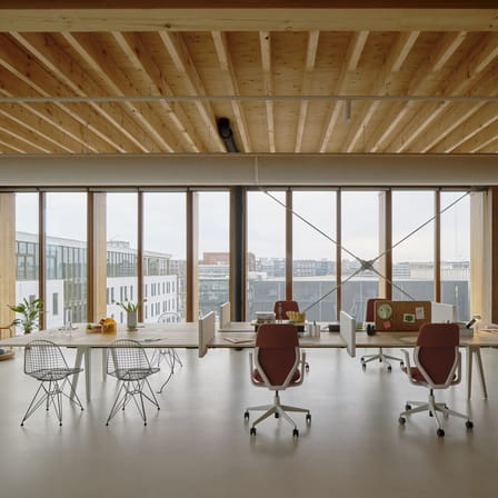 Stuhl Wire Chair DKR metall silber / By Charles & Ray Eames, 1951 - Vitra
