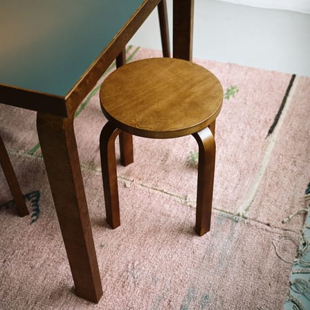 Tabouret empilable E 60 bois marron / Alvar Aalto, 1933 - 4 pieds - ARTEK