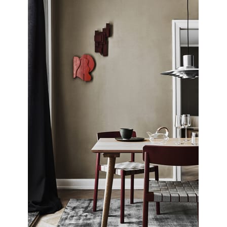 Chaise empilable Betty TK1 tissu bois noir / Sangles en lin - &tradition
