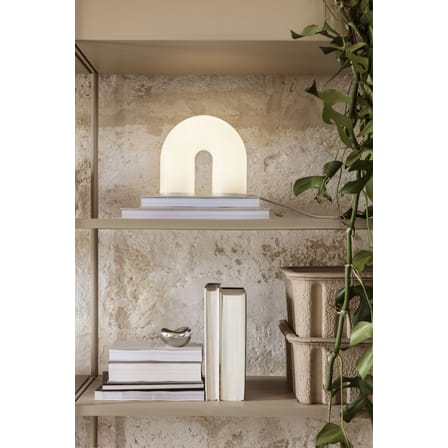 Lampe de table Vuelta LED verre blanc / L 21 x H 21 cm - Ferm Living