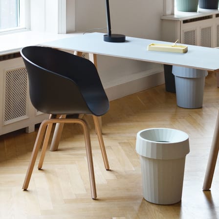 Fauteuil  About a chair AAC22 plastique noir / Recyclé - Hay