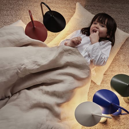 Lampe sans fil rechargeable Arum LED métal vert - Ferm Living