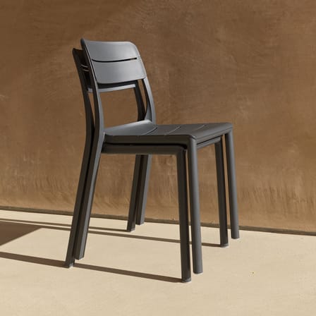 Stapelbarer Stuhl Cassia Bistrot corian schwarz - NARDI