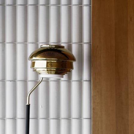 Lampadaire A808 métal or / Alvar Aalto, 1955 - ARTEK