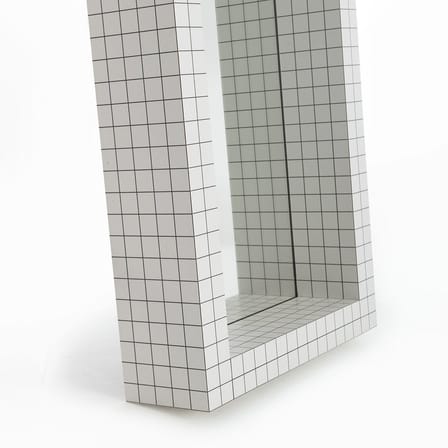 Miroir mural Quaderna 476 plastique blanc / L 51 x H 195 cm -  Superstudio, 1972 - Zanotta