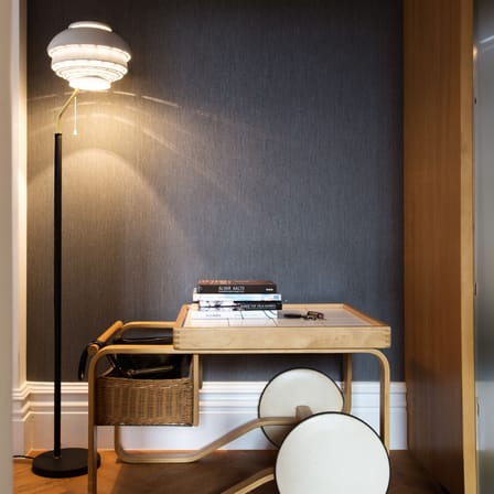 Lampadaire A808 métal blanc / Alvar Aalto, 1955 - ARTEK