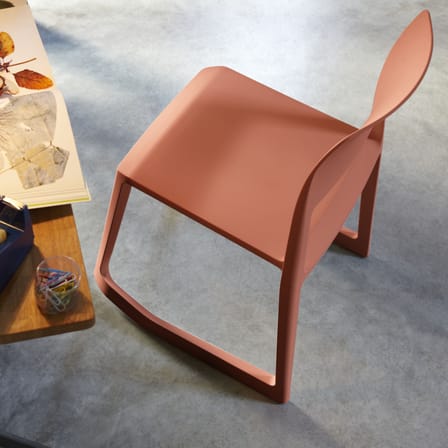 Stapelbarer Stuhl Tip Ton RE plastikmaterial orange / Recycelt - Neigbar & ergonomisch - Vitra