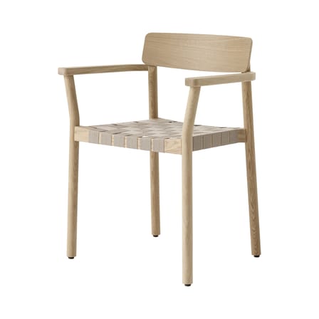 Fauteuil empilable Betty TK9 bois naturel / Sangles en lin - &tradition