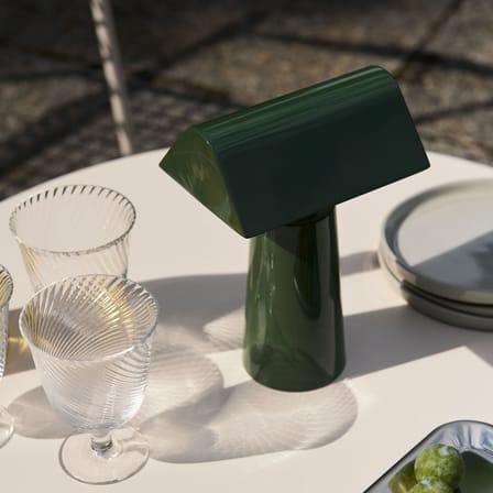 Lampe sans fil rechargeable Caret MF1 métal vert /  H 22 cm - &tradition