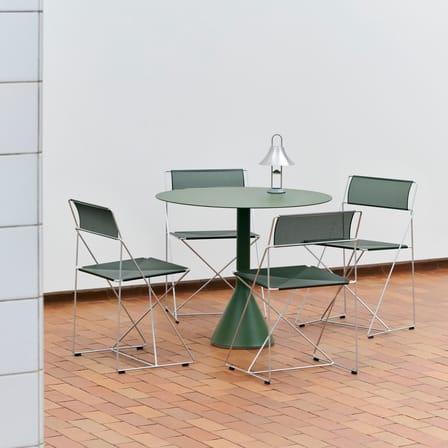 Stapelbarer Stuhl X-Line INDOOR metall grün / Neuauflage 1977 - Perforierter Stahl - Hay