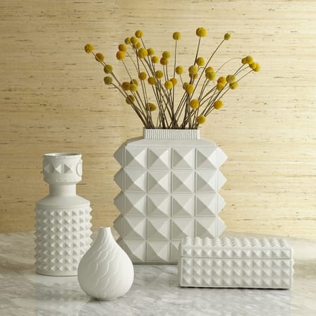 Vase Charade Block Studded céramique blanc / Porcelaine - H 33 cm - Jonathan Adler