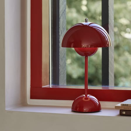 Lampe sans fil rechargeable Flowerpot VP9 plastique rouge / Ø 16 x H 29 cm - Verner Panton, 1968 - &tradition