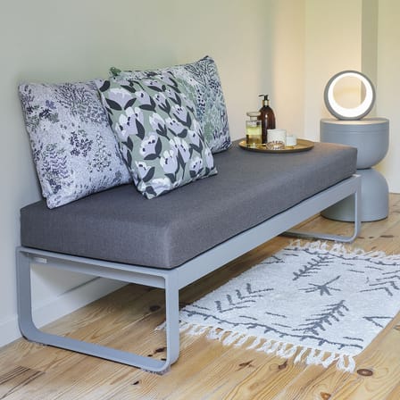 Banc rembourré Bellevie   / Table basse (coussin amovible) - L 148 cm / Taupe grisé - Fermob
