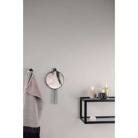 Miroir à main Poise or métal / Laiton - Ferm Living