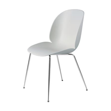 Chaise Beetle RE plastique gris / Pieds chromé - Recyclé - Gubi