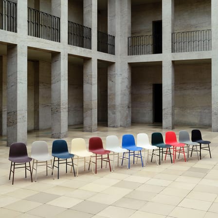 Chaise Form plastique bleu / Pieds métal - Normann Copenhagen